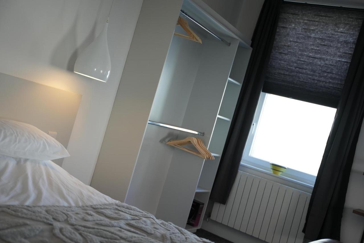 Gorgeous Comfortable Apartment On The High Street Merthyr Tydfil Eksteriør billede